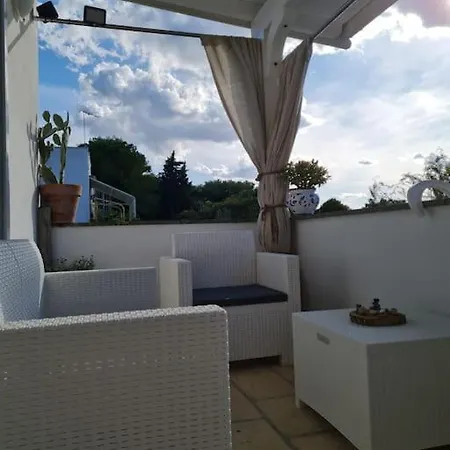 Tra Sole, Mare E Natura アパート