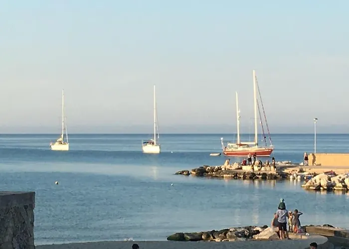 Tra Sole, Mare E Natura